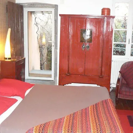 Couette-café Le Petit Siam : Le Calme En Centre *
